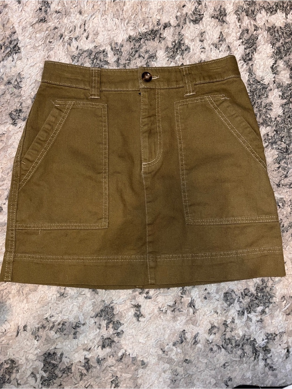 Old Navy Olive Green Cotton Mini Skirt with Front Pockets woman’s size 0